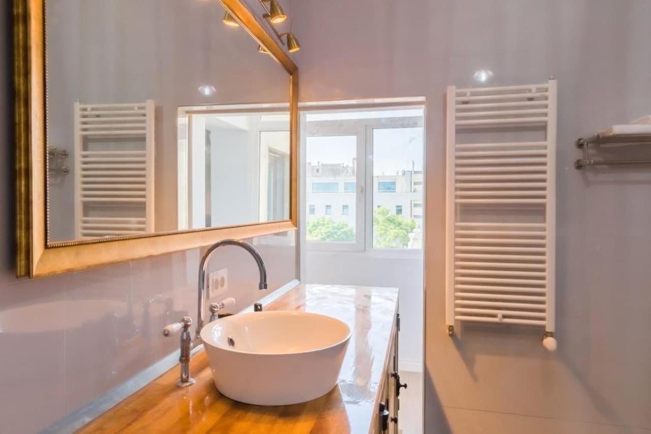 Inova Central Apartment Bucarest Esterno foto