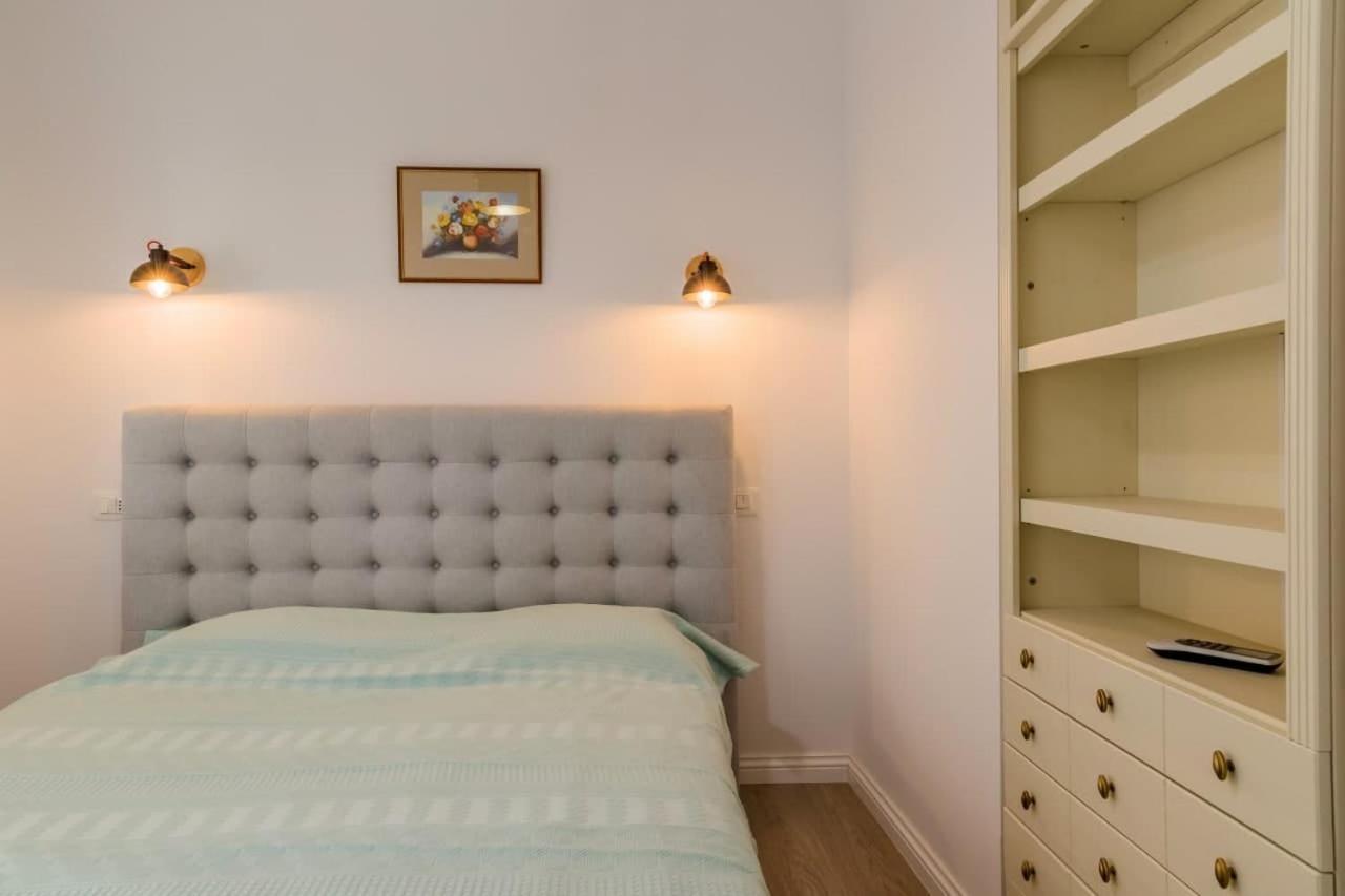 Inova Central Apartment Bucarest Esterno foto