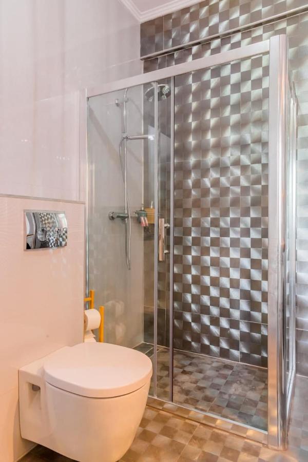 Inova Central Apartment Bucarest Esterno foto