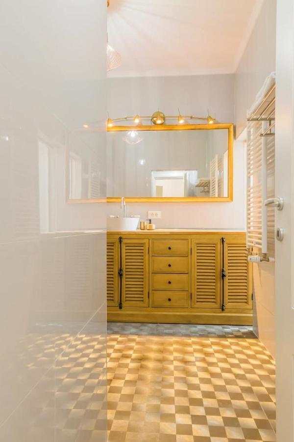 Inova Central Apartment Bucarest Esterno foto